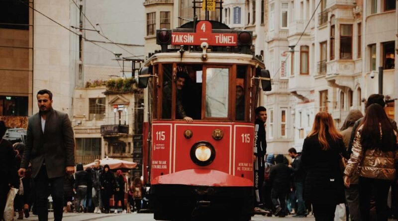 Train 800x445
